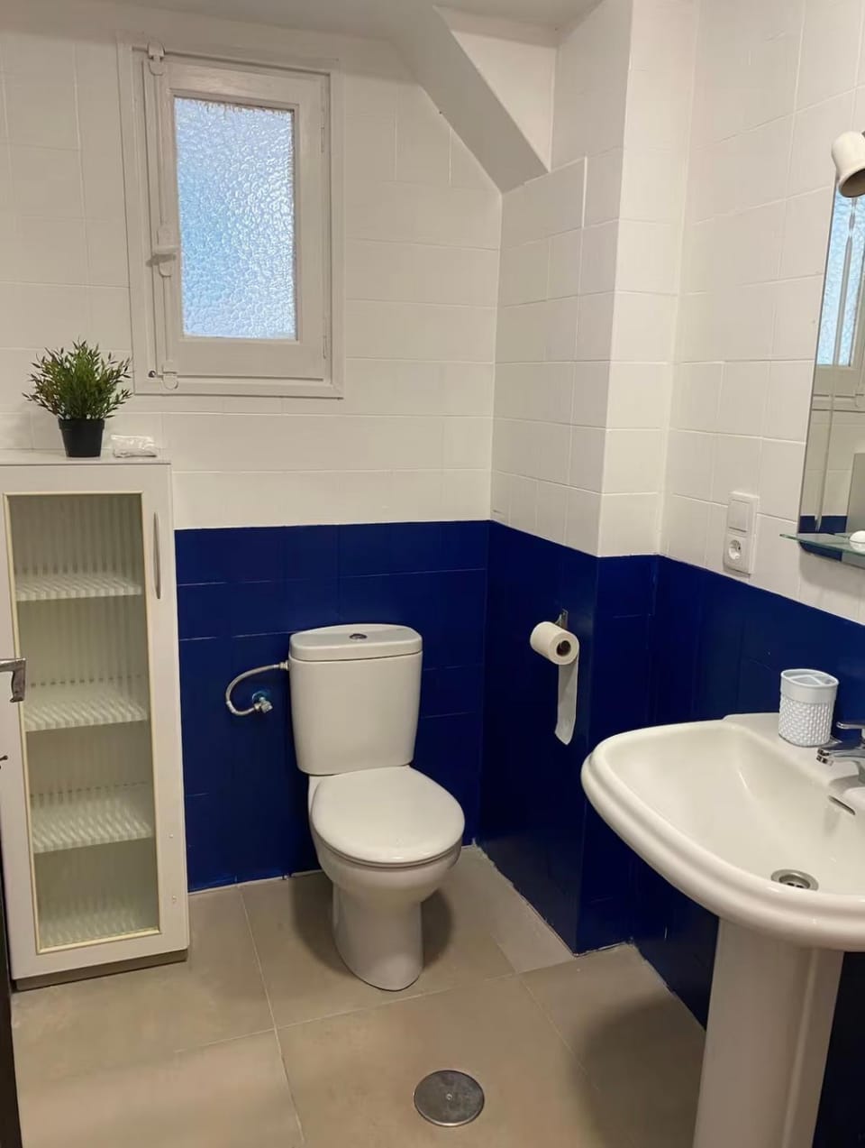 Apartamento céntrico junto a estación de tren B Apartment in Alicante