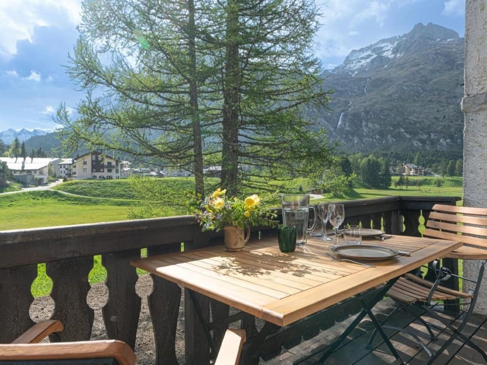 Holiday Home Chesa Muot Mulin by Interhome House in Canton of Grisons