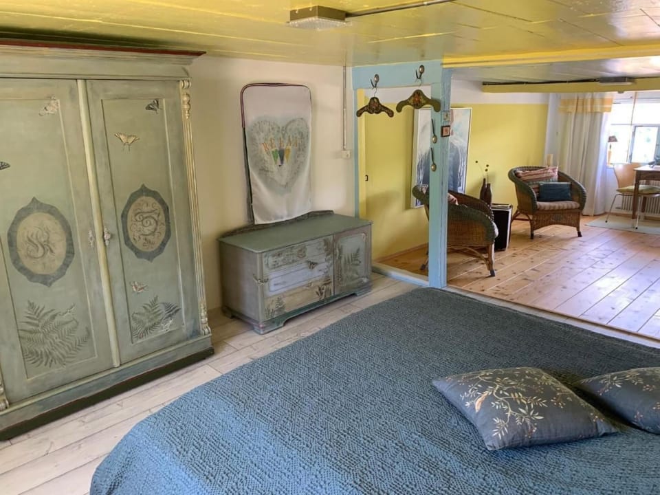 Photo of the whole room