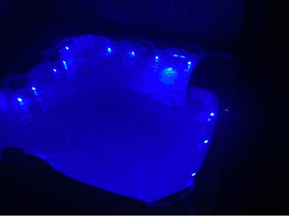 On The Beach Lodge, Hot Tub, Sea View, West Point House in Selsey