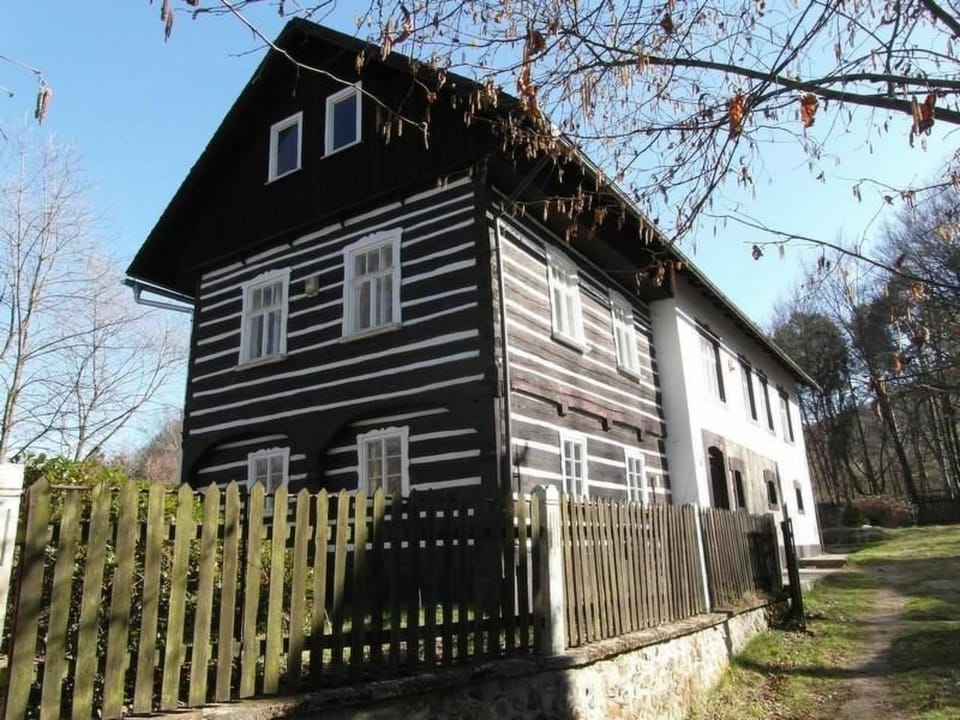 Holiday Home Traditionelles Haus- umgeben von Wäldern in Ralsko by Interhome House in Czechia