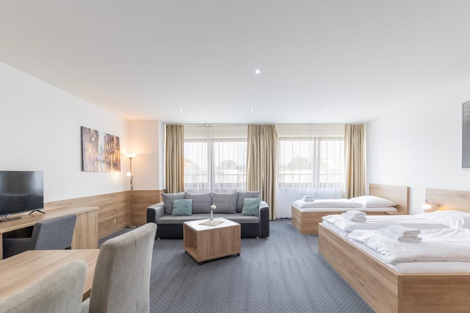 Area and facilities, Breakfast, furniture, toaster, towels