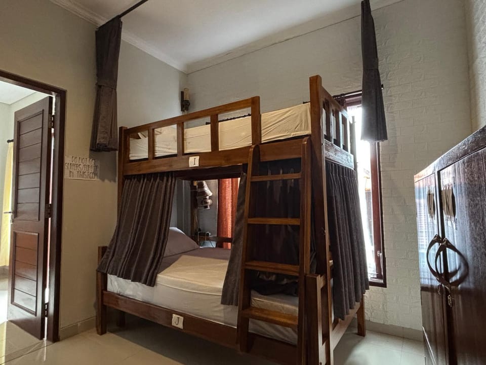 Suwardika Homestay & Dormitory Vacation rental in Denpasar