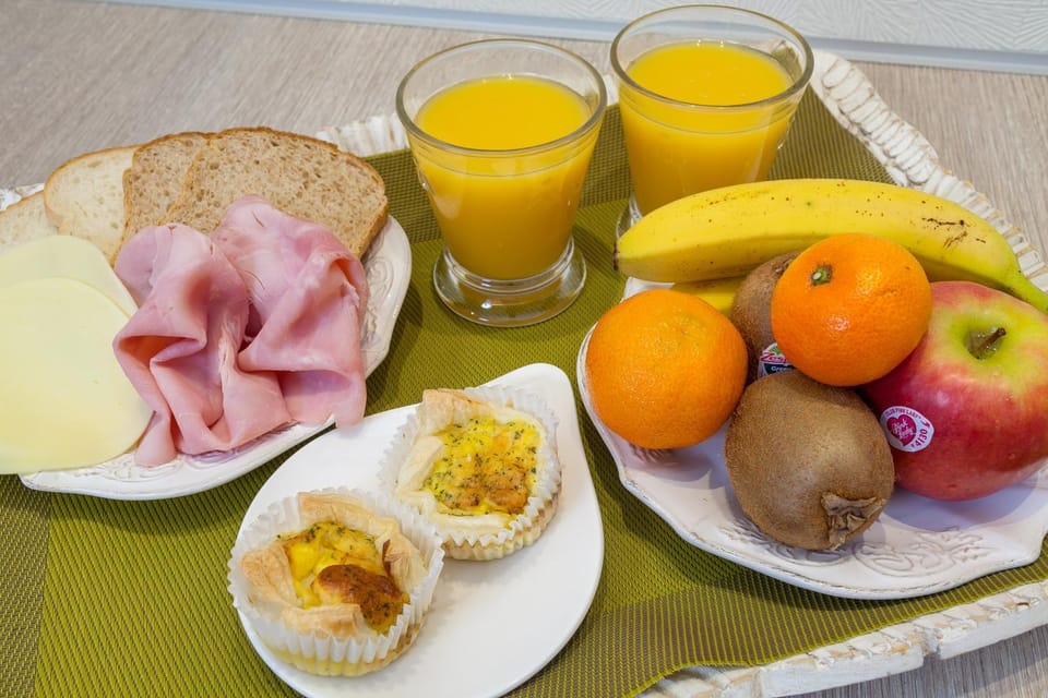 Breakfast, Breakfast, Continental breakfast