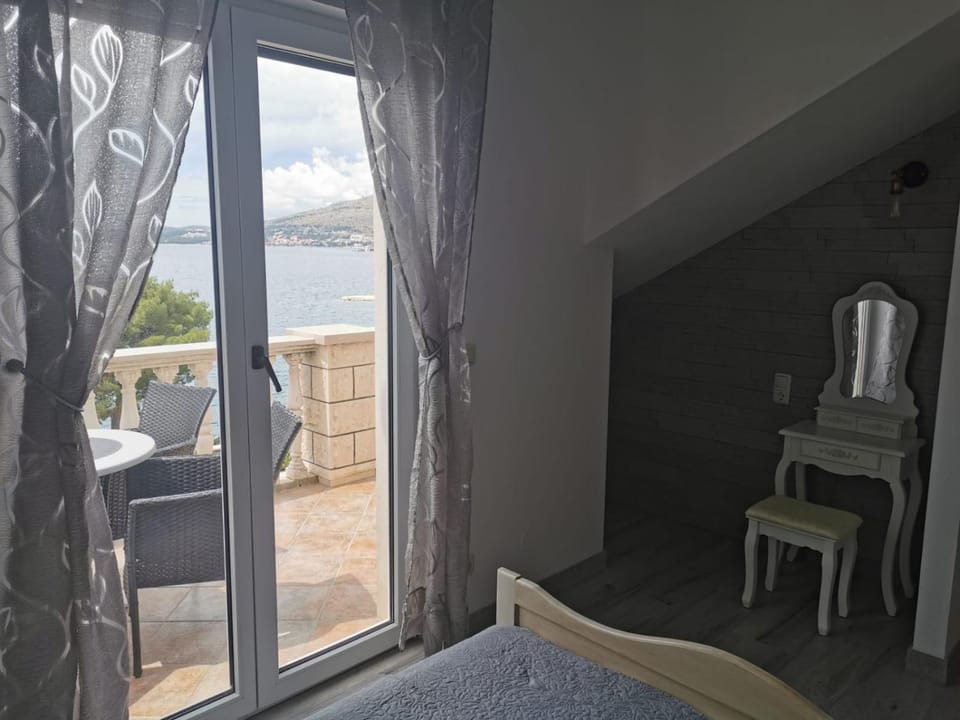 Apartments Marina Apartment in Okrug Gornji