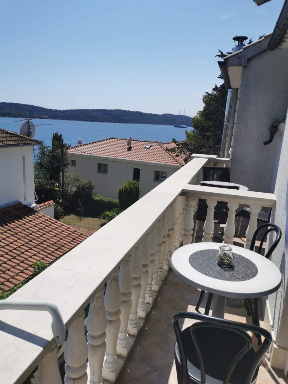 Apartments Marina Apartment in Okrug Gornji