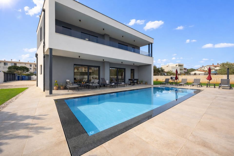 Villa Rosignola in Pula by Istrabook Villa in Varoš