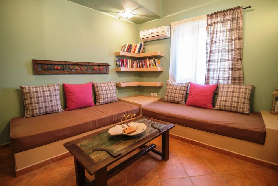 Day, Living room