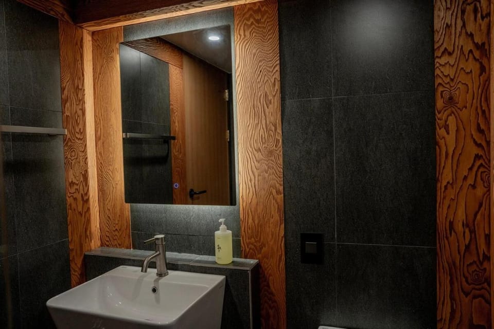 한옥스테이 녹녹, 전용 주차장, 삼청동 Apartment in Seoul