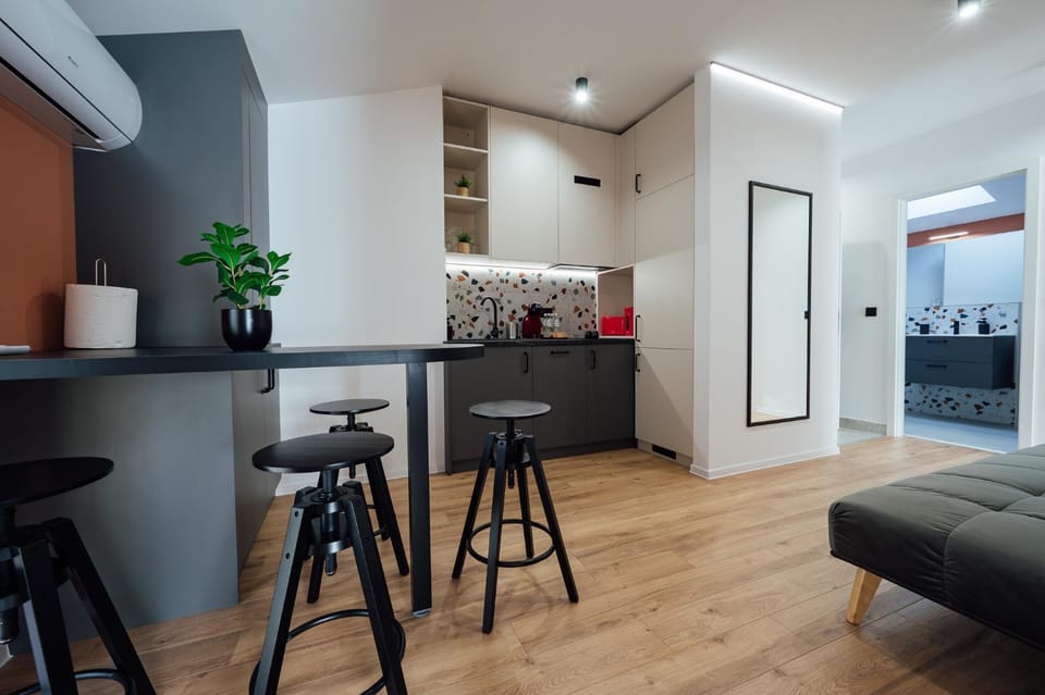 Kitchen or kitchenette