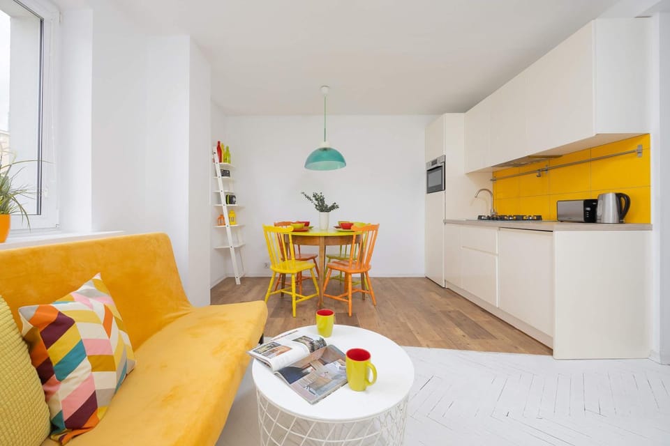 Kitchen or kitchenette, Living room, Seating area