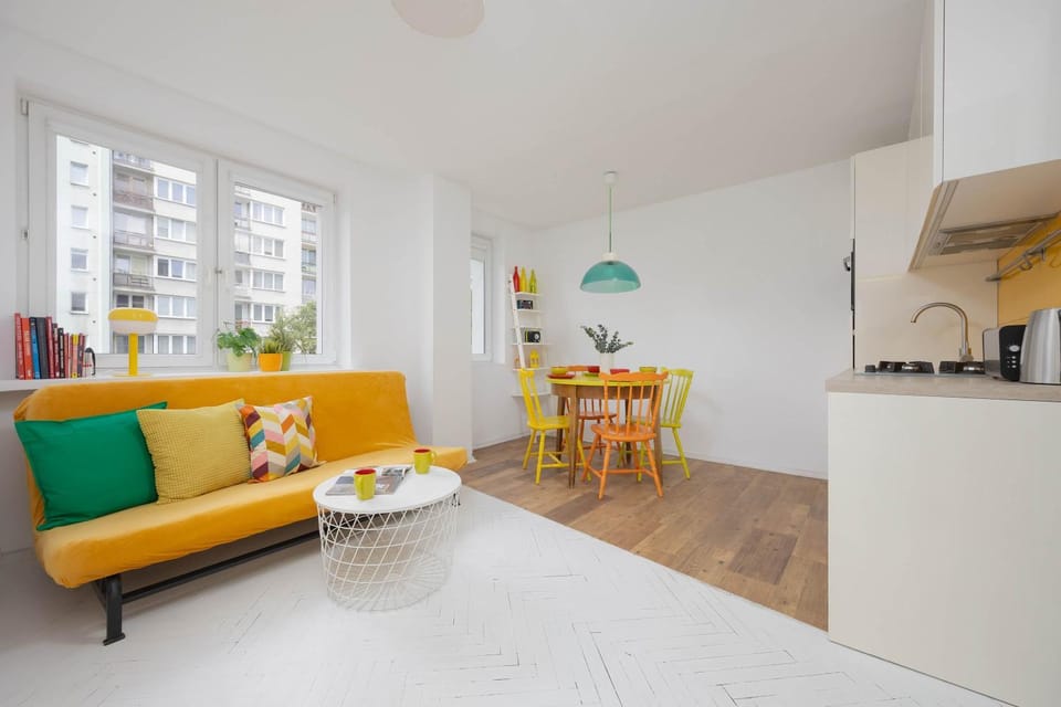 Kitchen or kitchenette, Living room, Seating area, stove