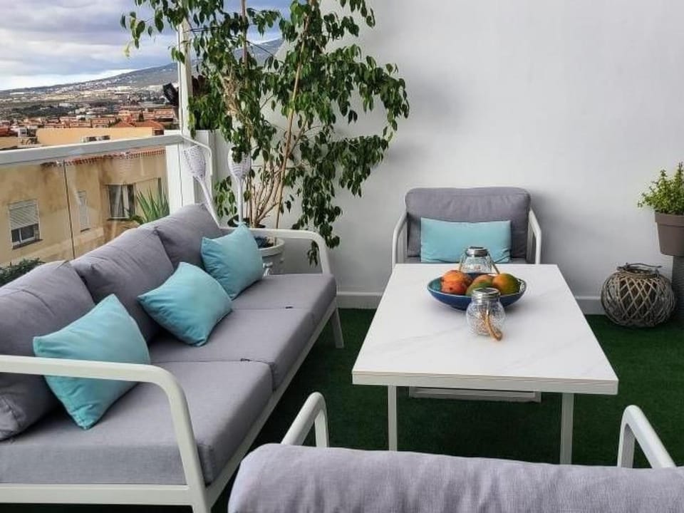 Holiday Home Haus mit Meerblick by Interhome House in Costa Adeje
