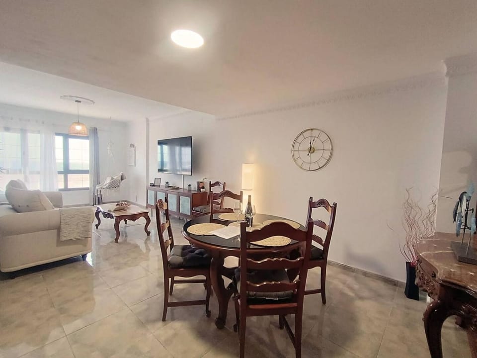 Holiday Home K'laya life beach - 4 schlafzimmer- meerblick by Interhome House in Gran Canaria