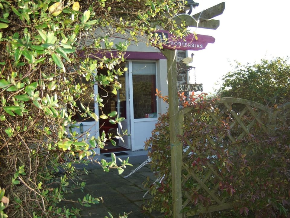 Holiday Home Gemütliches Haus in der Bucht von Mont-Saint-Michel by Interhome House in Normandy