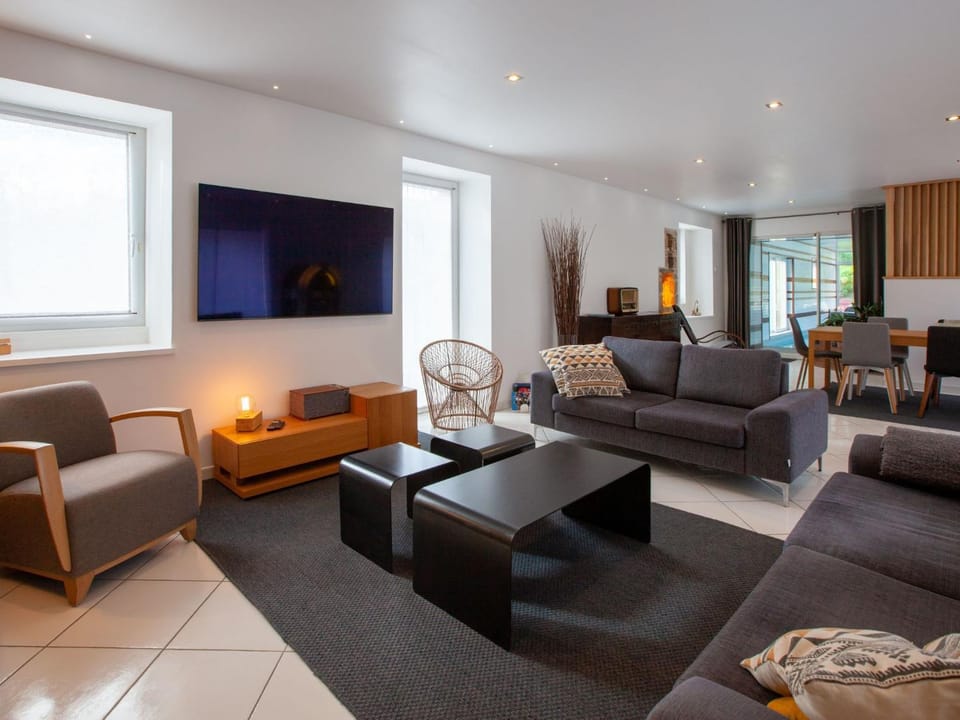 Holiday Home Villa Beheizter Innenpool 30 by Interhome House in Saint-Pabu