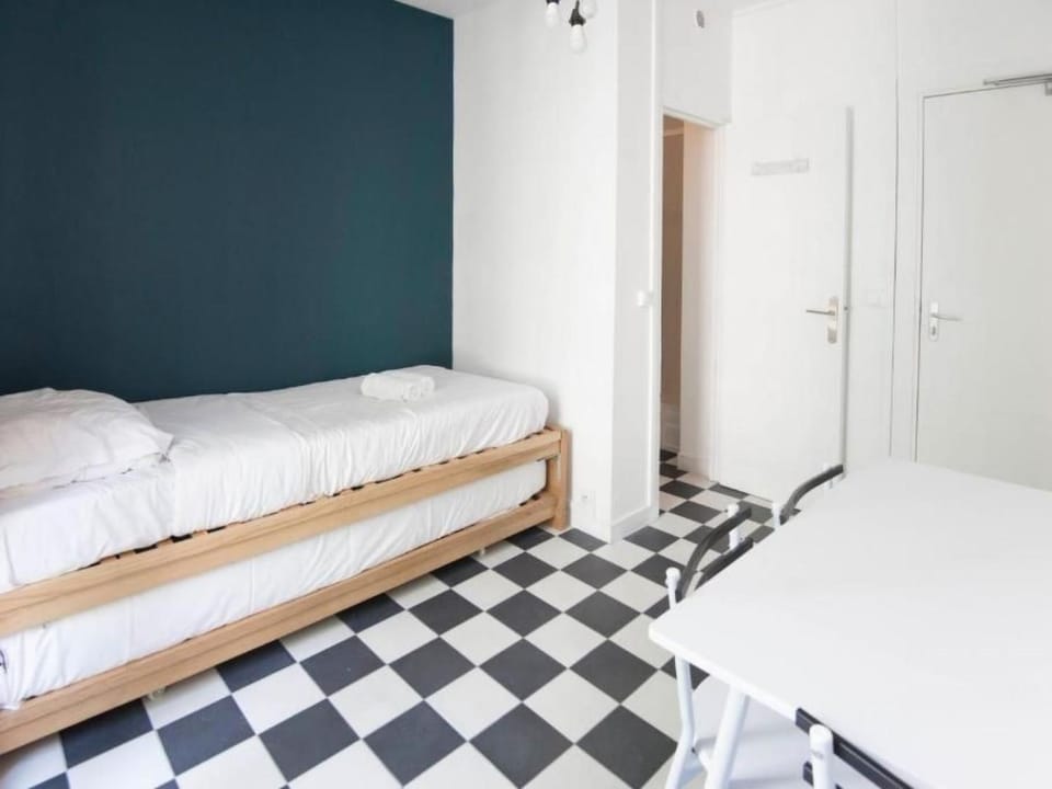 Apartment Zimmer mit Badezimmer by Interhome Apartment in Paris