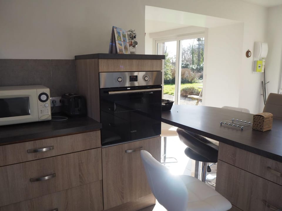 Holiday Home Le Bois aux Ecureuils - Eichhörnchenwald by Interhome House in Portbail