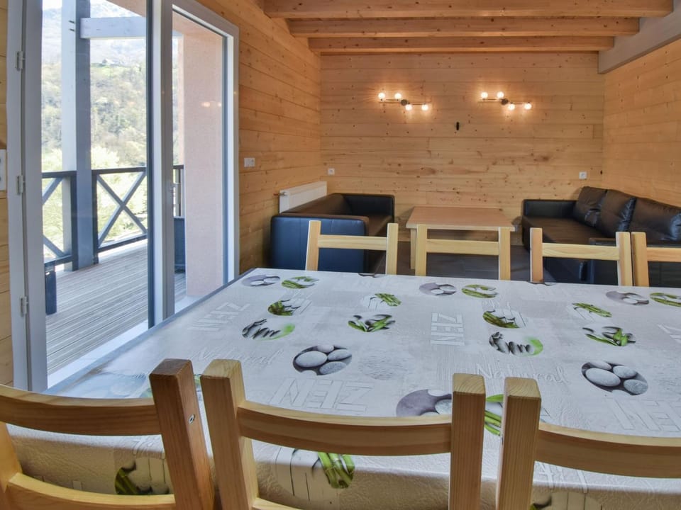 Holiday Home Chalet Viscos 3 Schlafzimmer 2 Badezimmer by Interhome House in Luz-Saint-Sauveur