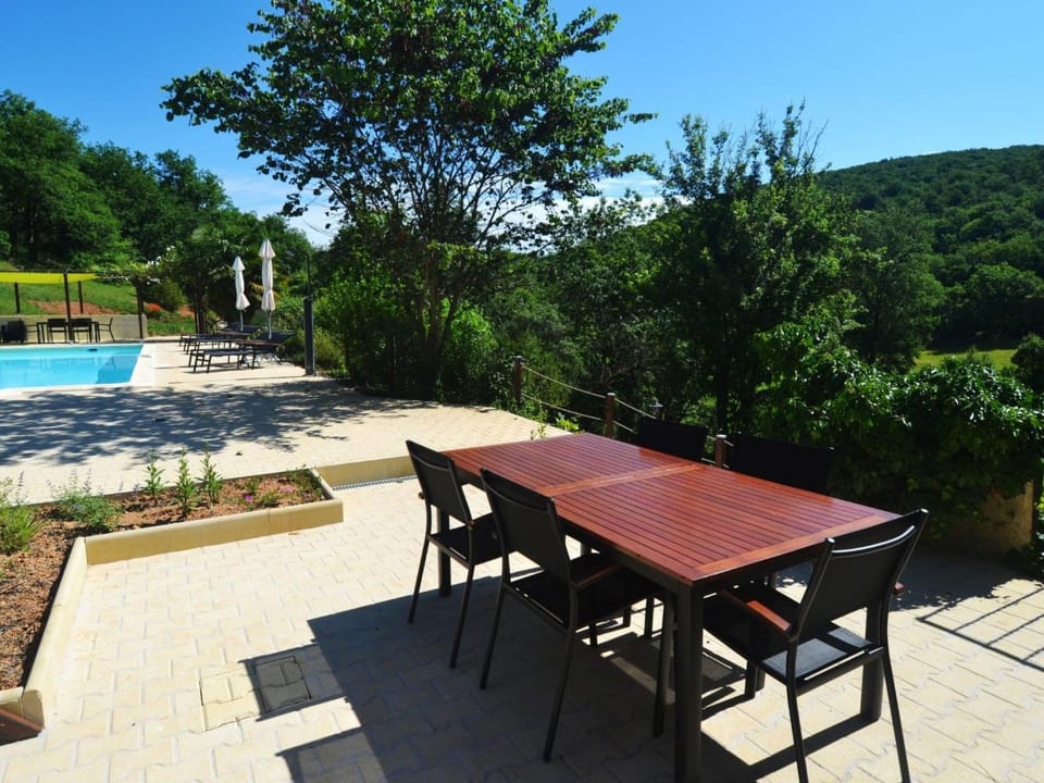 Holiday Home Gîte für fünf Personen by Interhome House in Souillac