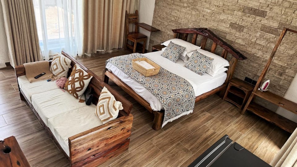 Bed, Seating area