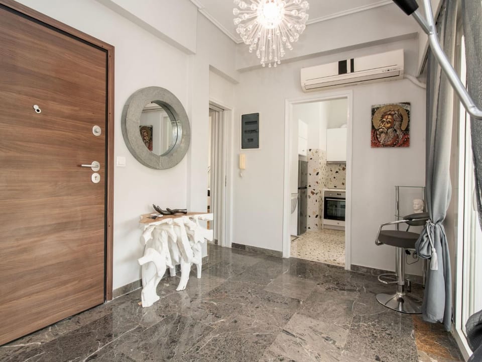 Apartment Athen von unserem Haus aus- wenige Schritte von der Akropolis entfernt by Interhome Apartment in Kallithea