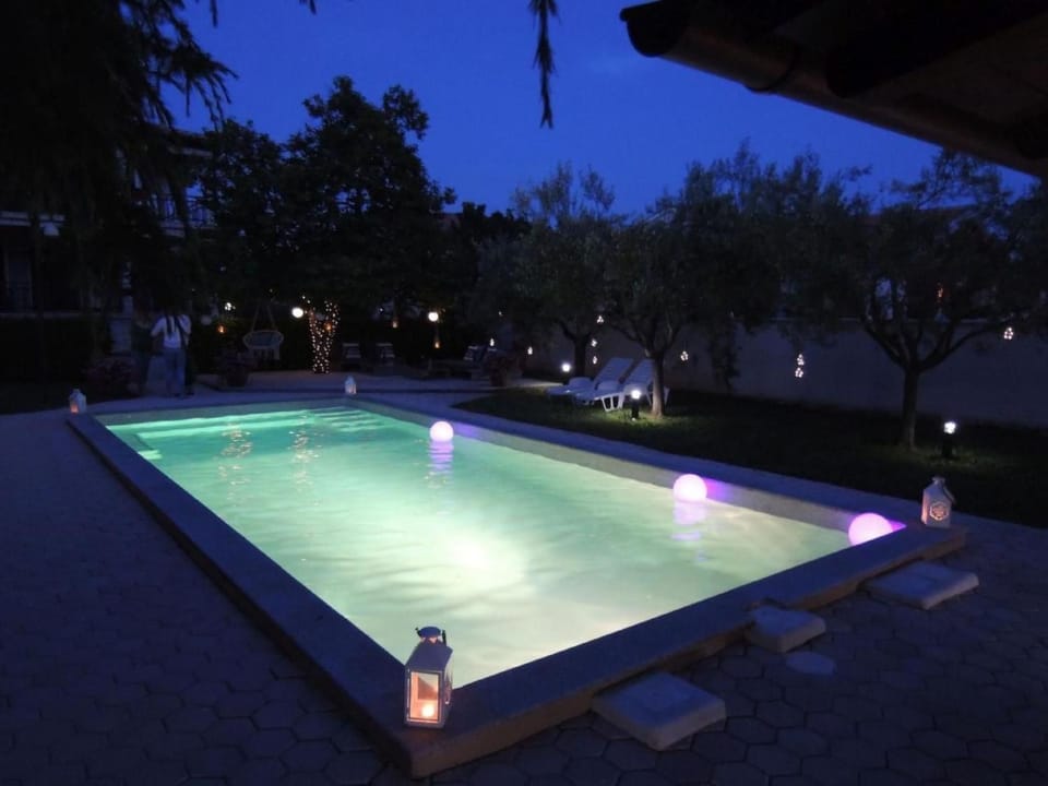 Swimming pool