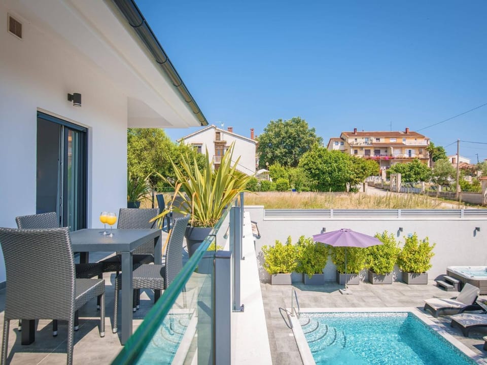 Holiday Home Villa Elodie by Interhome House in Medulin