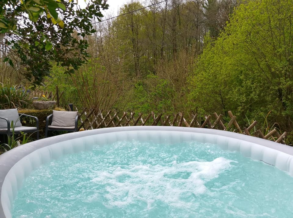 Les Glycines Gîtes - Les Petites Pierres gîte - shared solar heated pool - garden spa - small dogs welcome House in Nouvelle-Aquitaine