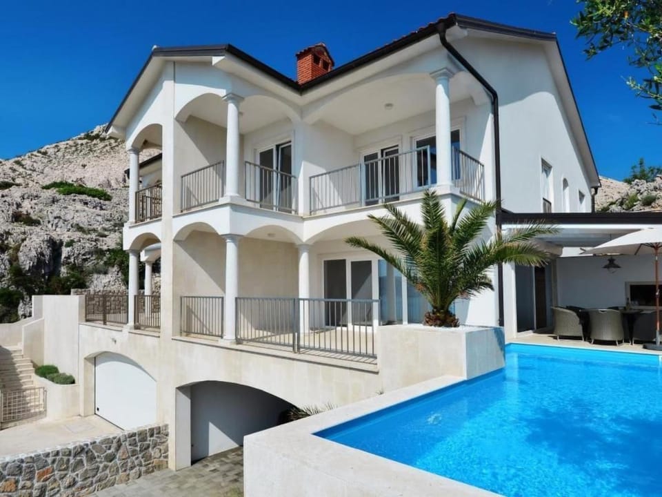 Holiday Home Ferienvilla Mar - Insel Krk - Direkt am Strand by Interhome House in Stara Baška