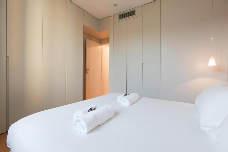Bed, Photo of the whole room, Bedroom, towels, wardrobe