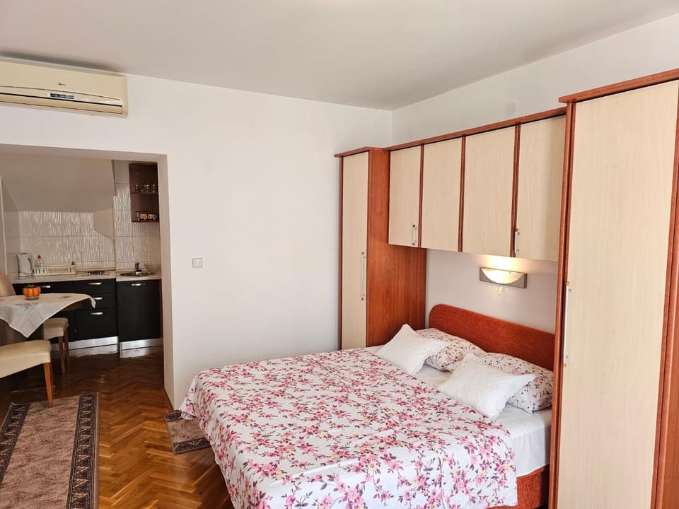 Apartment Studio-Wohnung in Novi Vinodolski by Interhome Apartment in Novi Vinodolski