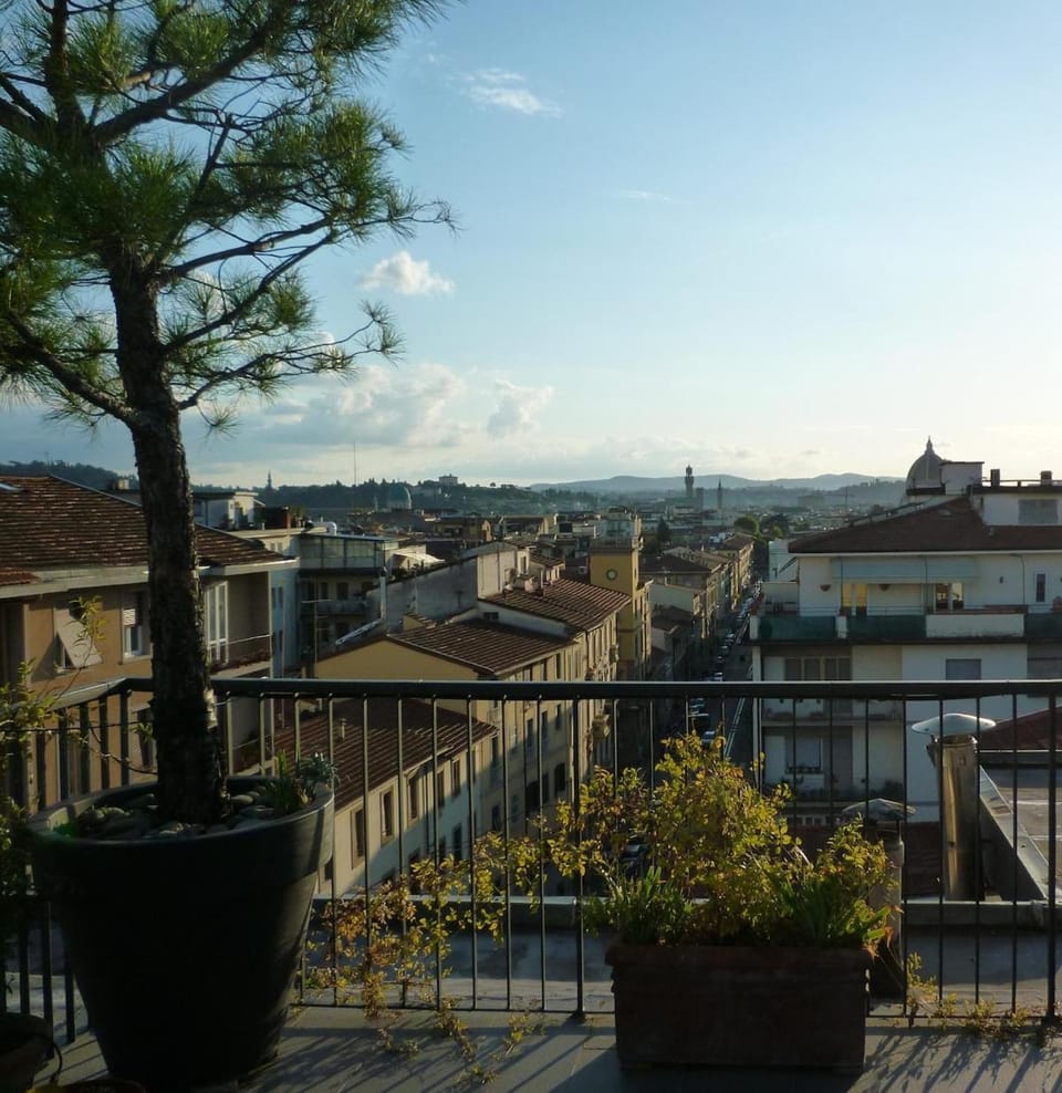 lux topfloor apt private patio great city view Apartment in Florence