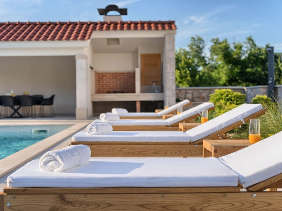 Holiday Home Ferienvilla Lovorika by Interhome House in Split-Dalmatia County