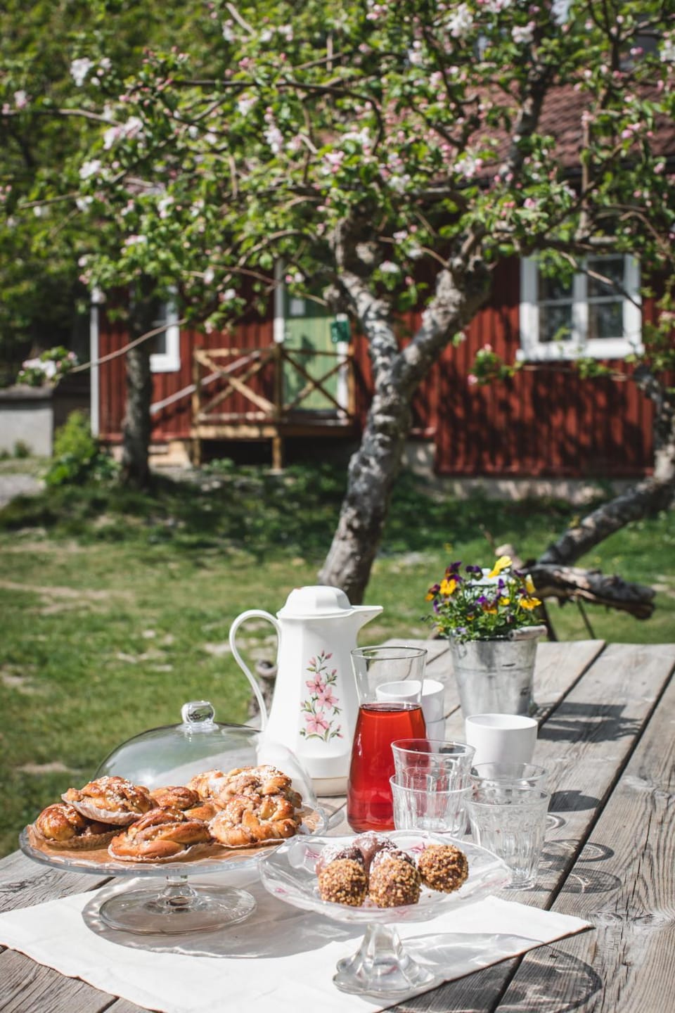 Food and drinks, Garden view