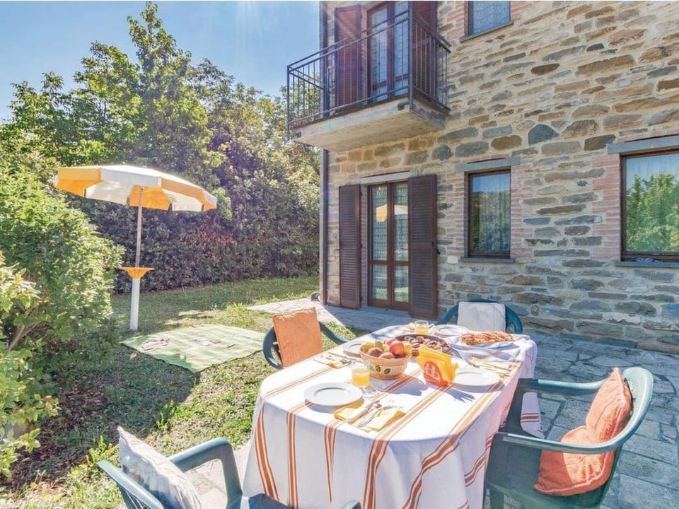 Apartment Unterkunft in einer Höhle mit Whirlpool by Interhome Apartment in Marche