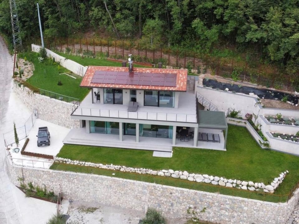 Holiday Home Sopralago ein Ferienhaus in Traumlage am Gardasee by Interhome House in Malcesine