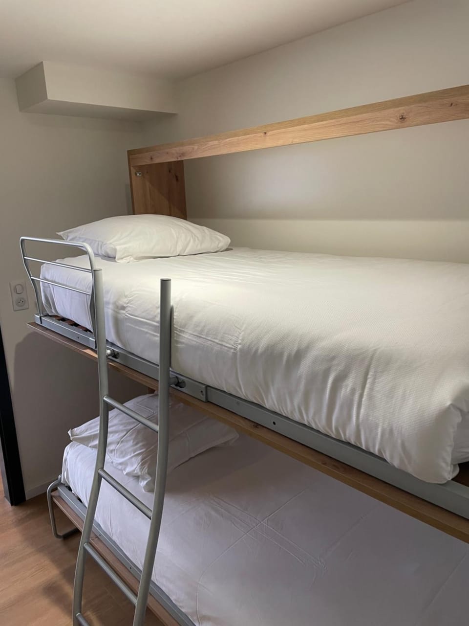 Bed, Photo of the whole room, Bedroom, bunk bed