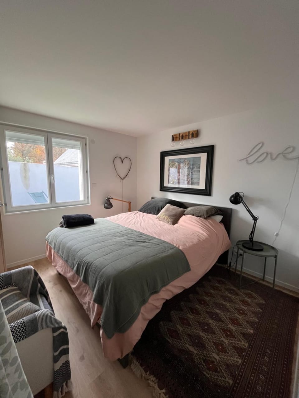 Bed, Photo of the whole room, Bedroom
