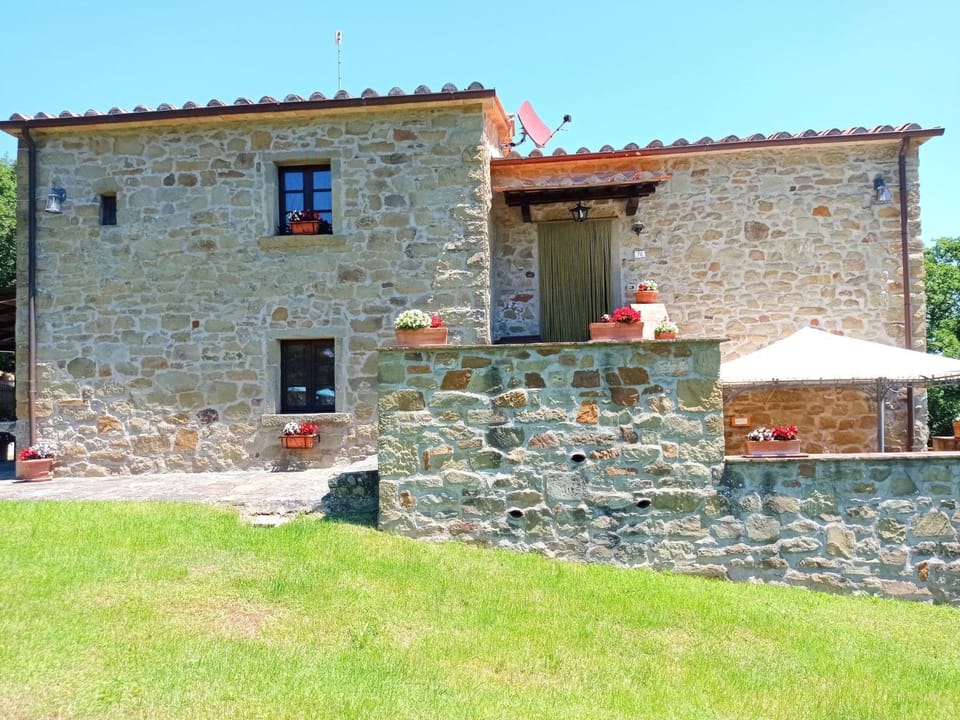 Apartment La Rosa Wohnung by Interhome Apartment in Tuscany