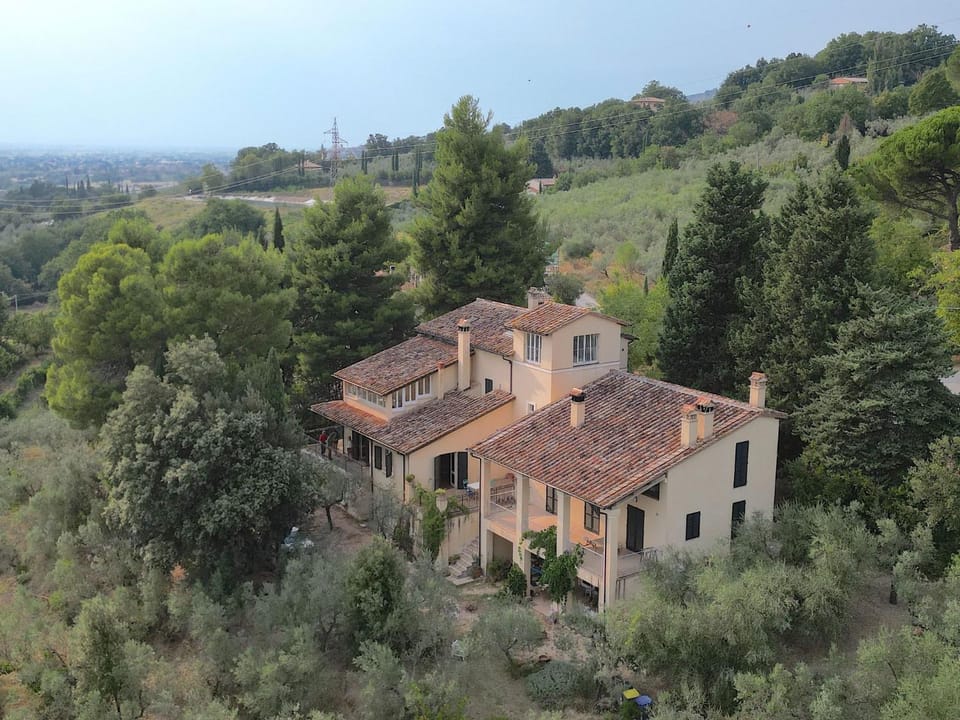Holiday Home Ferienvilla casaRegina bb mit Panoramablick auf den Hügel by Interhome House in Foligno