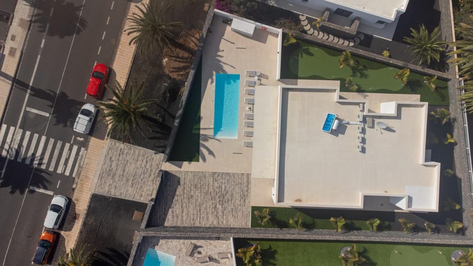 Property building, Minigolf, Swimming pool, Parking