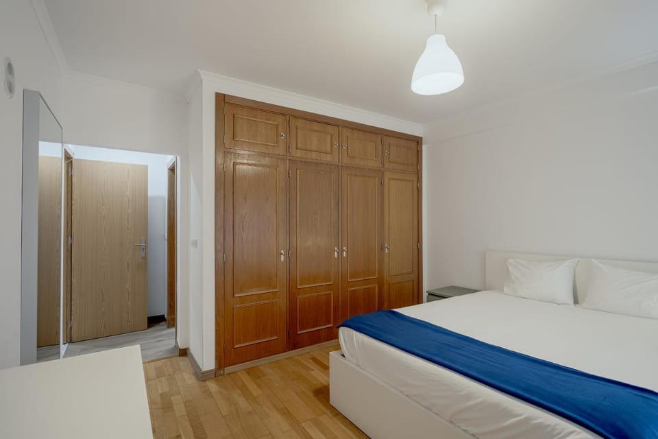 Carcavelos Bright & Modern Apartment by Homing Apartment in Carcavelos