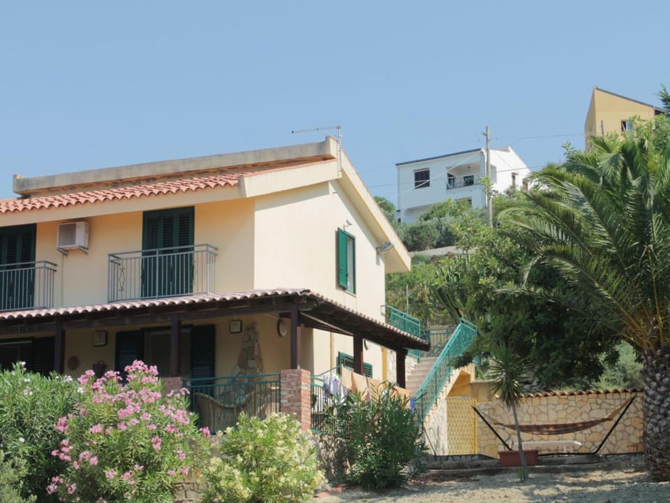 Holiday Home Exklusive Villa mit Strandblick by Interhome House in Italy