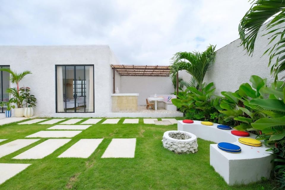 Iconic 3BR Villa with GWK view, Pool, Firepit, 700 m2 Villa in Kuta Selatan