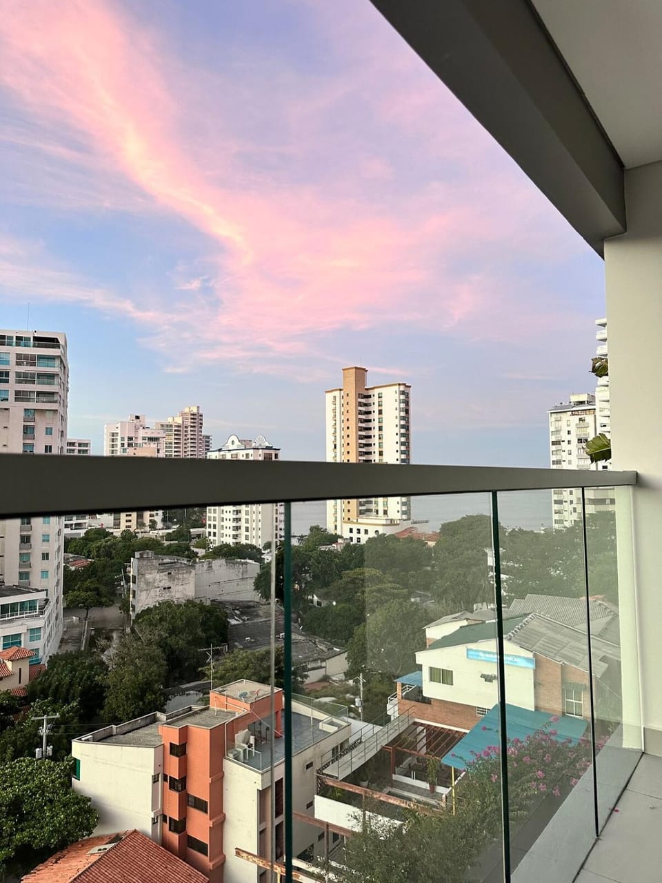 Rodadero Ocean View Luxury Apt with Rooftop Pool Apartment in Gaira