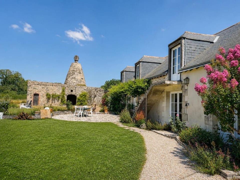 Séjour Prestige Moulin XVIe Piscine & Calme House in Pays de la Loire