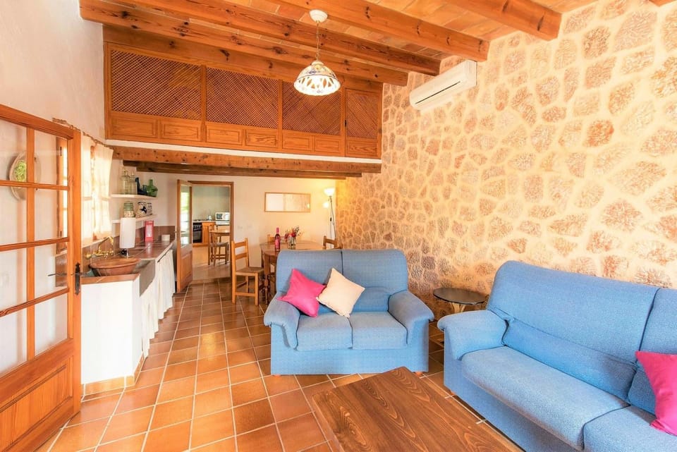 Villa Can Cuxach Villa in Raiguer