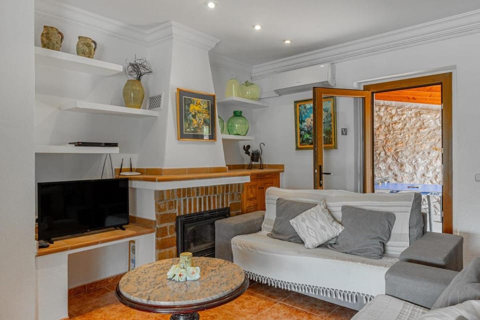 Can Joan Bibi Villa in Raiguer