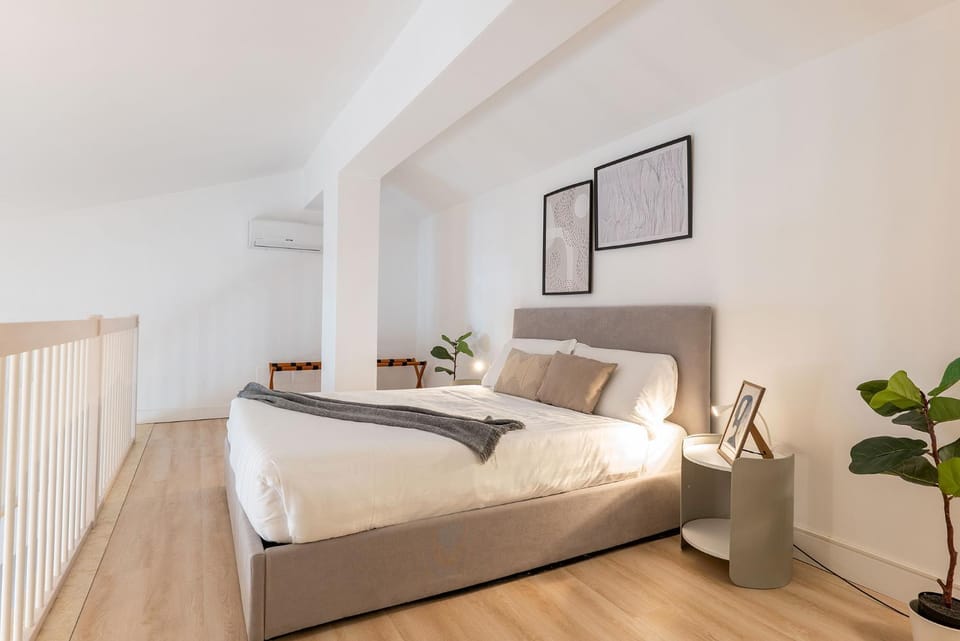 Bed, Bedroom
